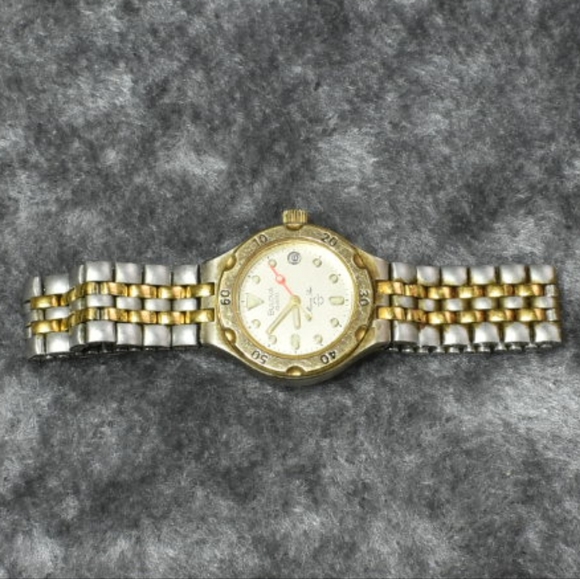 Vintage Two-Tone Bulova Marine Star Watch w/ Calendar - Picture 12 of 13